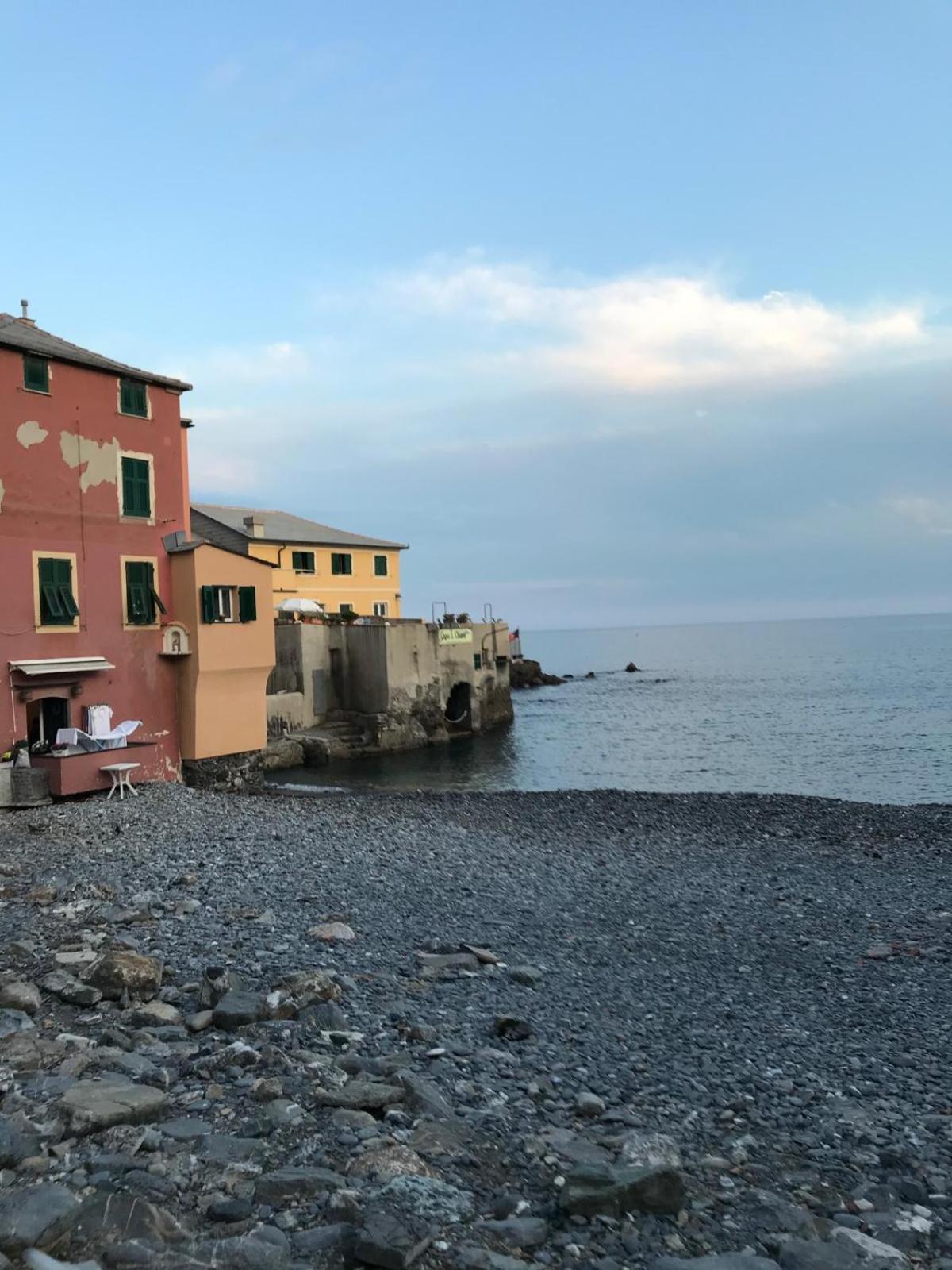 Casa Sulla Spiaggia Di Boccadasse Genova Eksteriør bilde