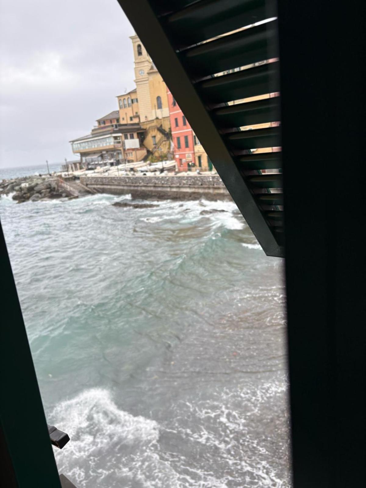 Casa Sulla Spiaggia Di Boccadasse Genova Eksteriør bilde